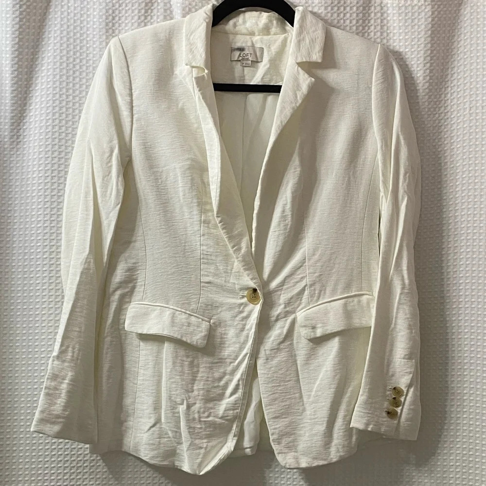 LOFT Petite Fluid Button Blazer